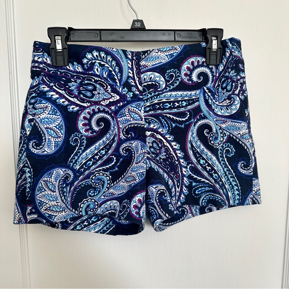 Banana Republic paisley print size 2 shorts with a side zipper.